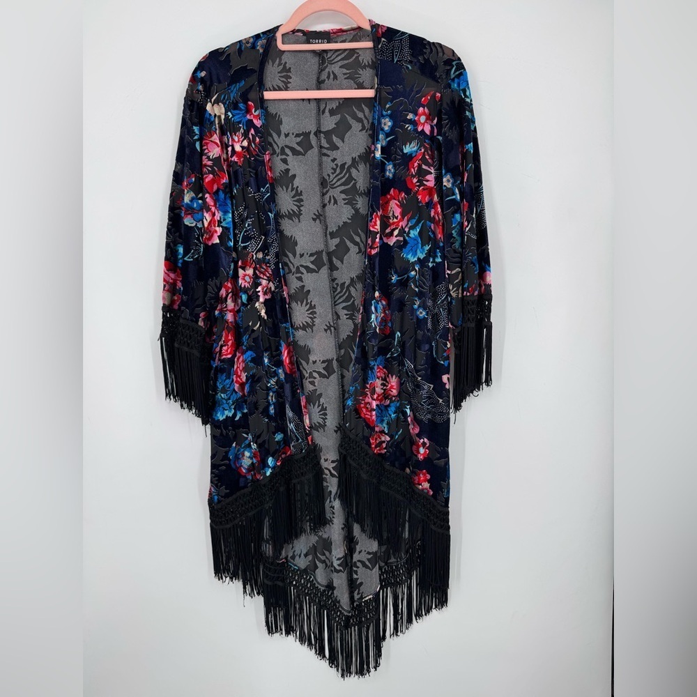 Torrid Women's Floral Edgy Velvet Goth Fringe Kimono Cardigan Size 0/1 (Large)